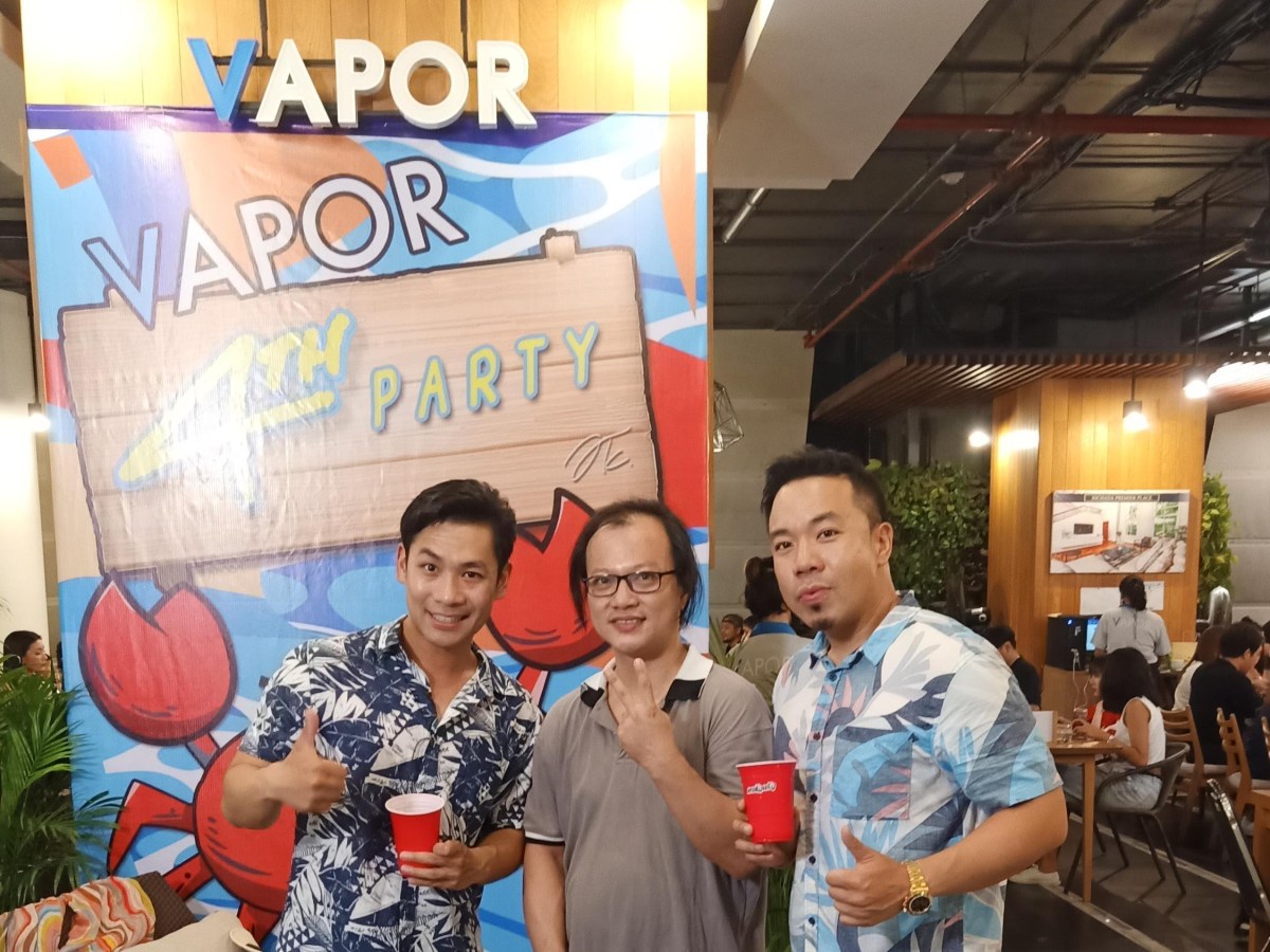 YH ร่วมฉลองครบรอบ 4 ปีร้าน&nbsp;Vapor