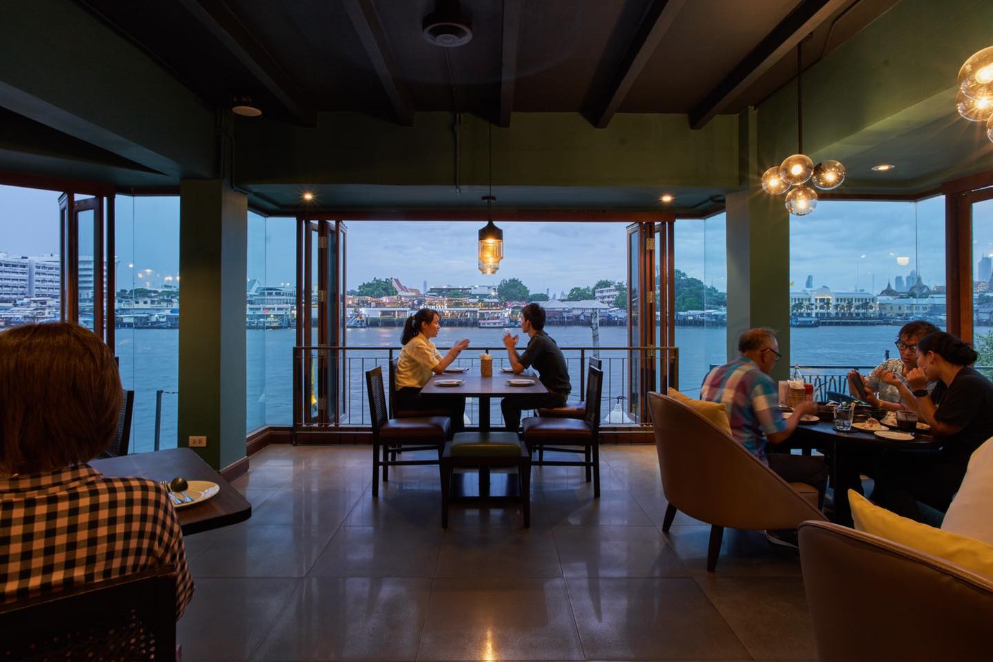 ส่องร้าน 342 Bar: บาร์ลับริมแม่น้ำกับวิวหลักล้านที่ต้องมาโดน! – Yummy ...