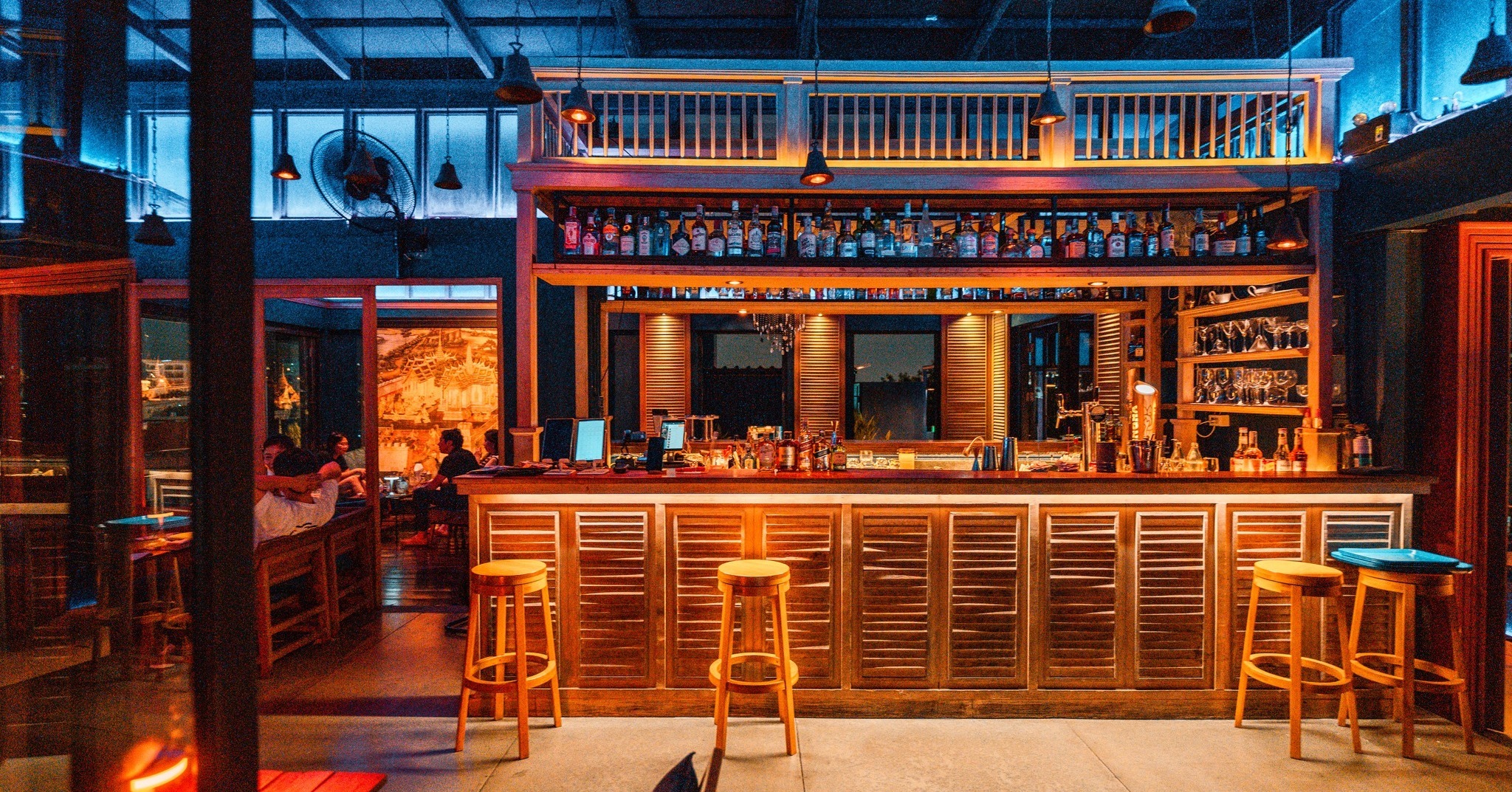ส่องร้าน 342 Bar: บาร์ลับริมแม่น้ำกับวิวหลักล้านที่ต้องมาโดน! – Yummy ...